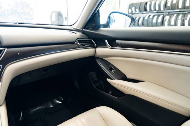Used 2019 Honda Accord Touring image 10