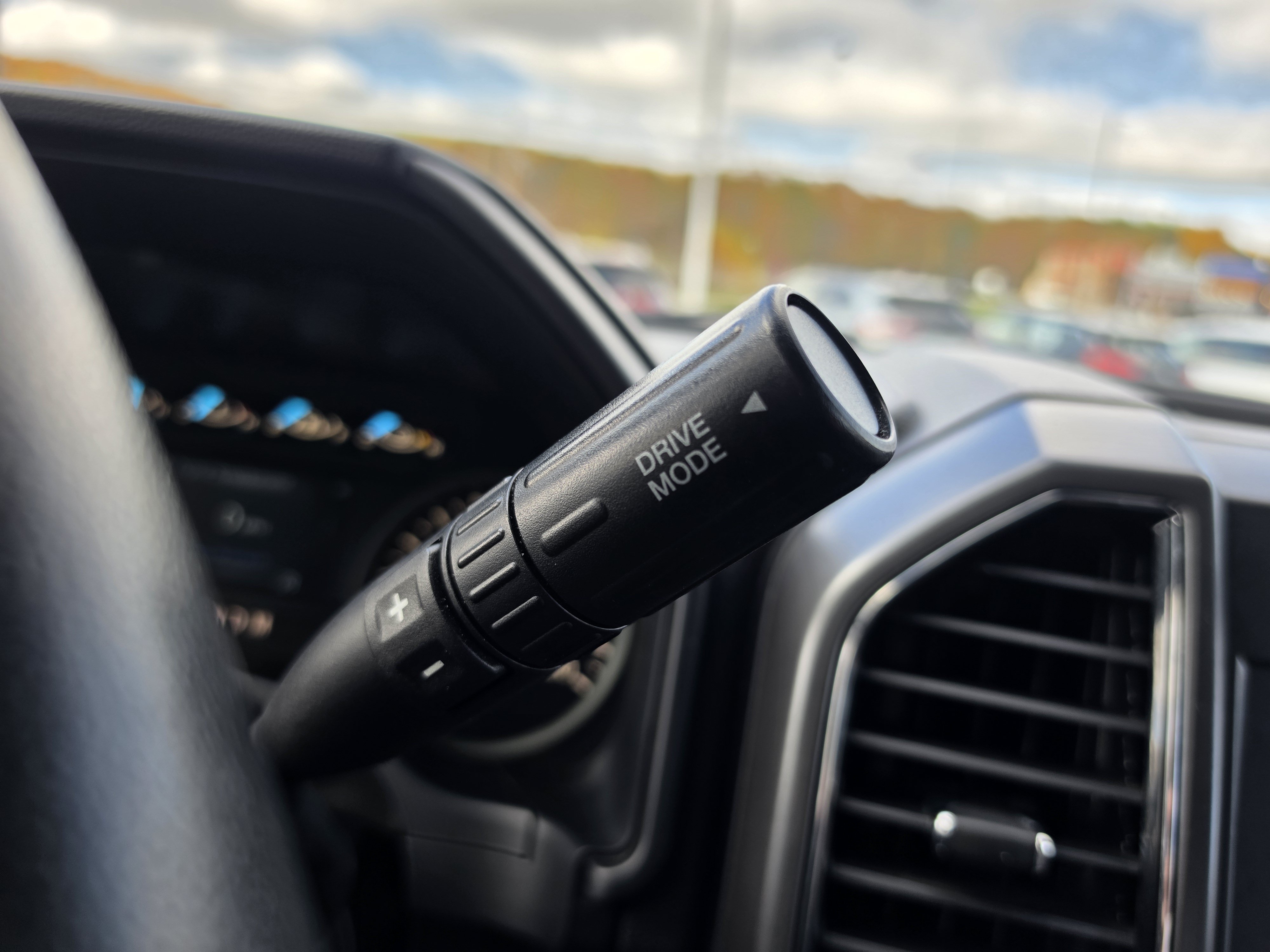Used 2018 Ford F150 XLT w/ Equipment Group 302A Luxury AWD/4WD image 26