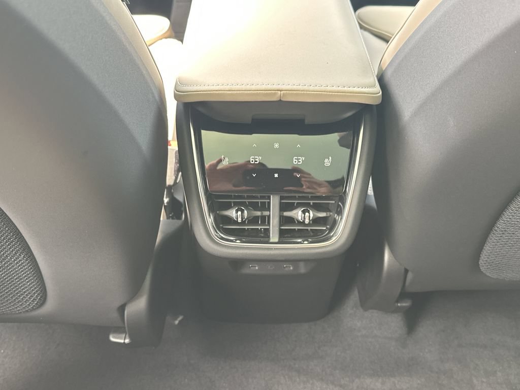 New 2026 Volvo EX90 Plus RWD image 14