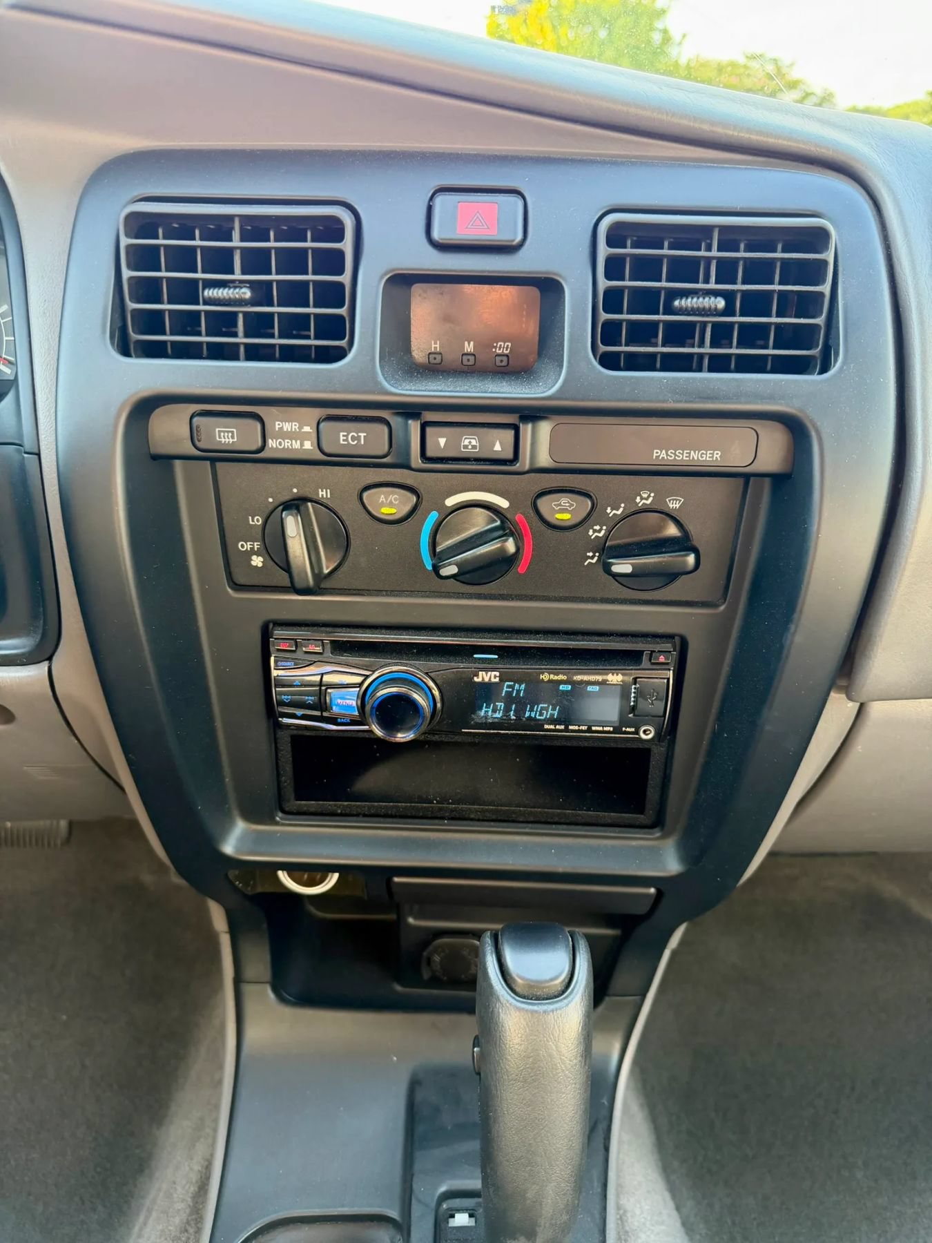 Used 2002 Toyota 4Runner SR5 AWD/4WD image 13