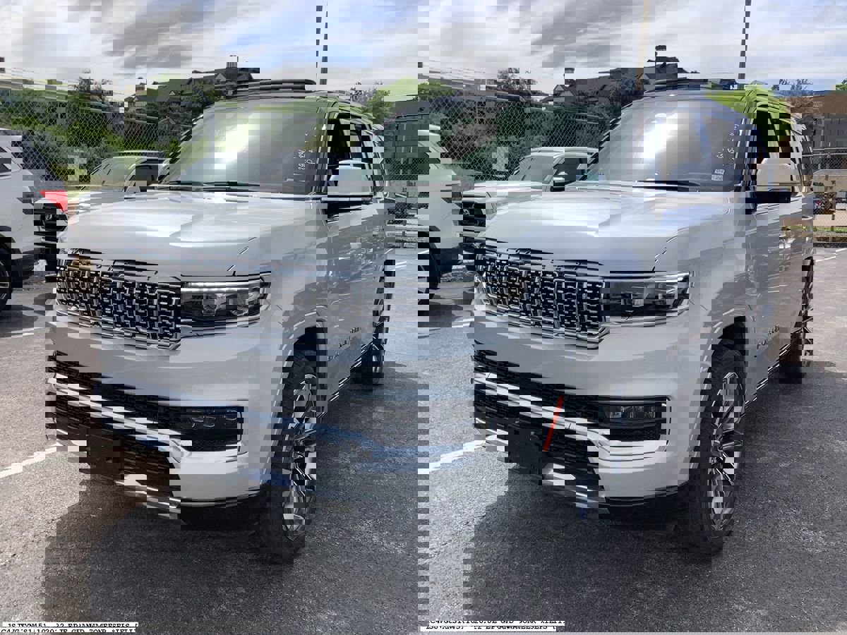 Used 2022 Jeep Grand Wagoneer Series III image 4