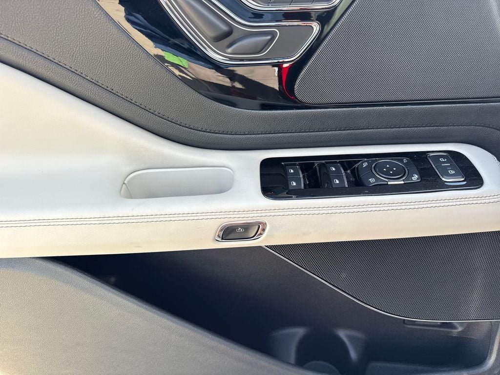 Used 2026 Lincoln Aviator AWD image 17