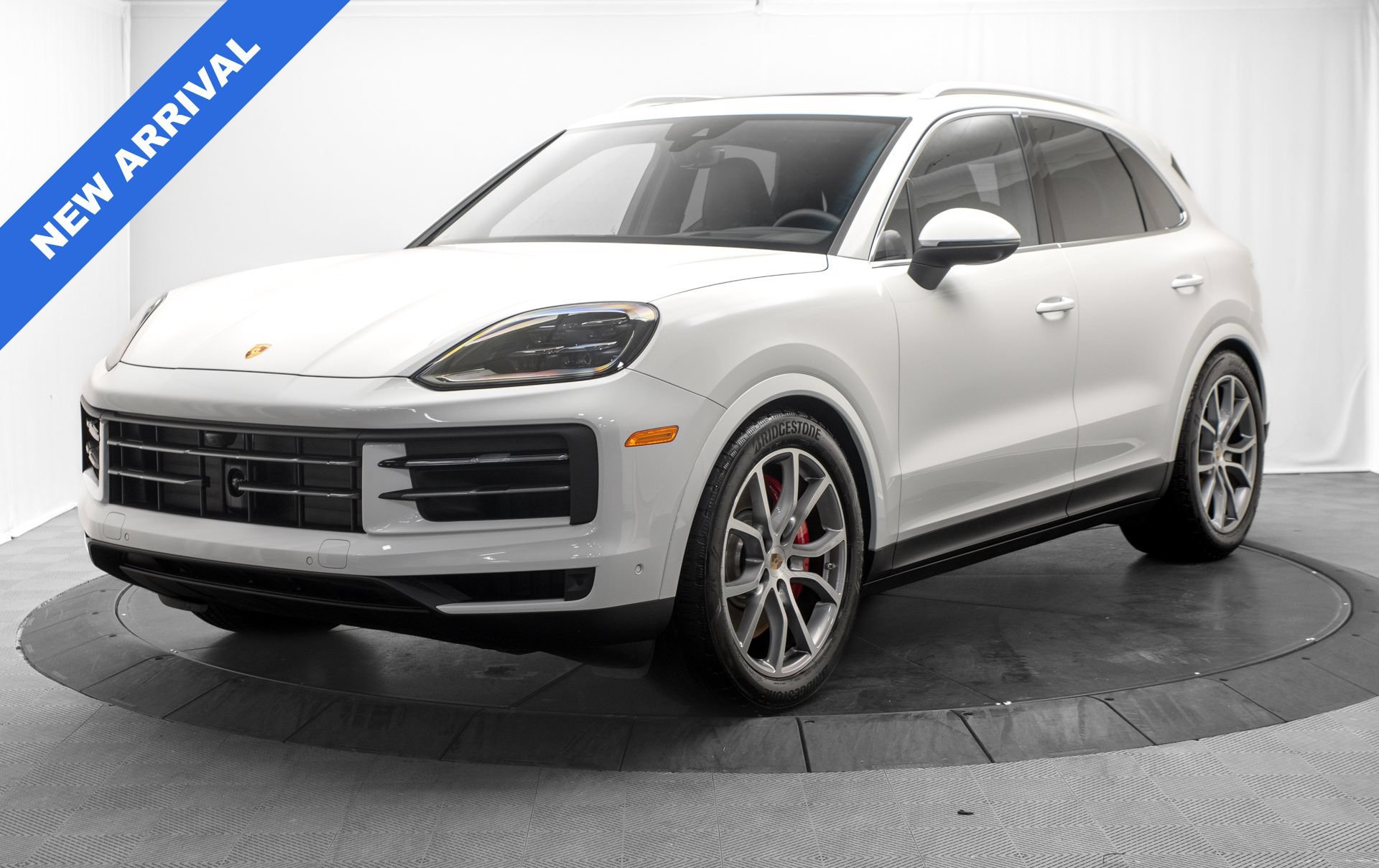 Used 2025 Porsche Cayenne S AWD/4WD image 7