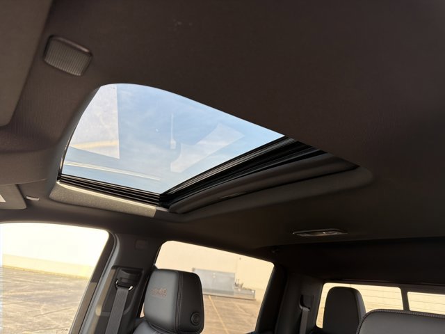 New 2026 Chevrolet Silverado 1500 High Country w/ Midnight Edition image 13