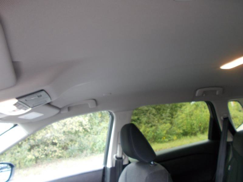 Used 2024 Nissan Rogue SV image 28