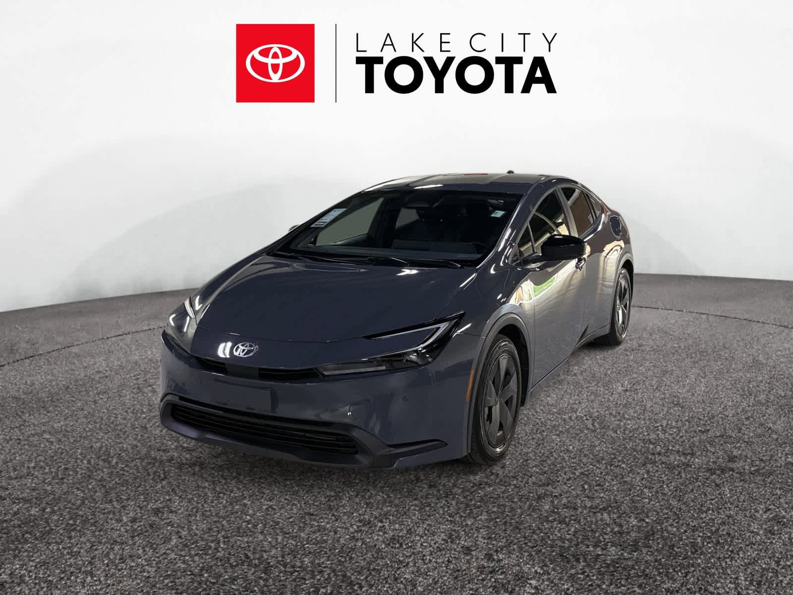 Used 2024 Toyota Prius LE image 1