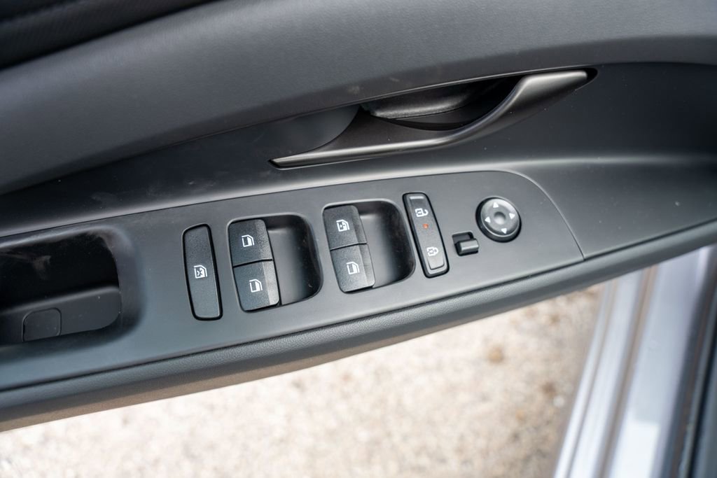 New 2025 Hyundai Elantra SEL image 16