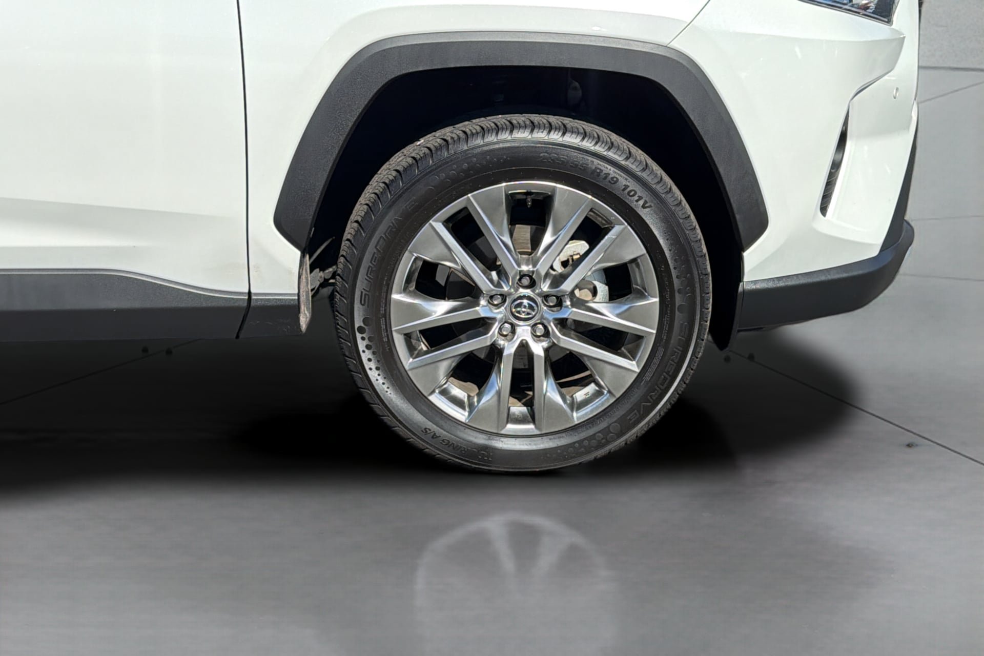 Used 2020 Toyota RAV4 Limited AWD/4WD image 36
