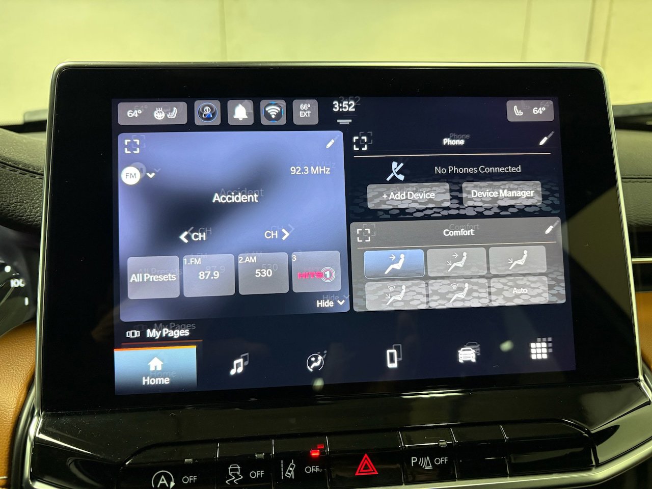 Used 2025 Jeep Compass Limited image 18