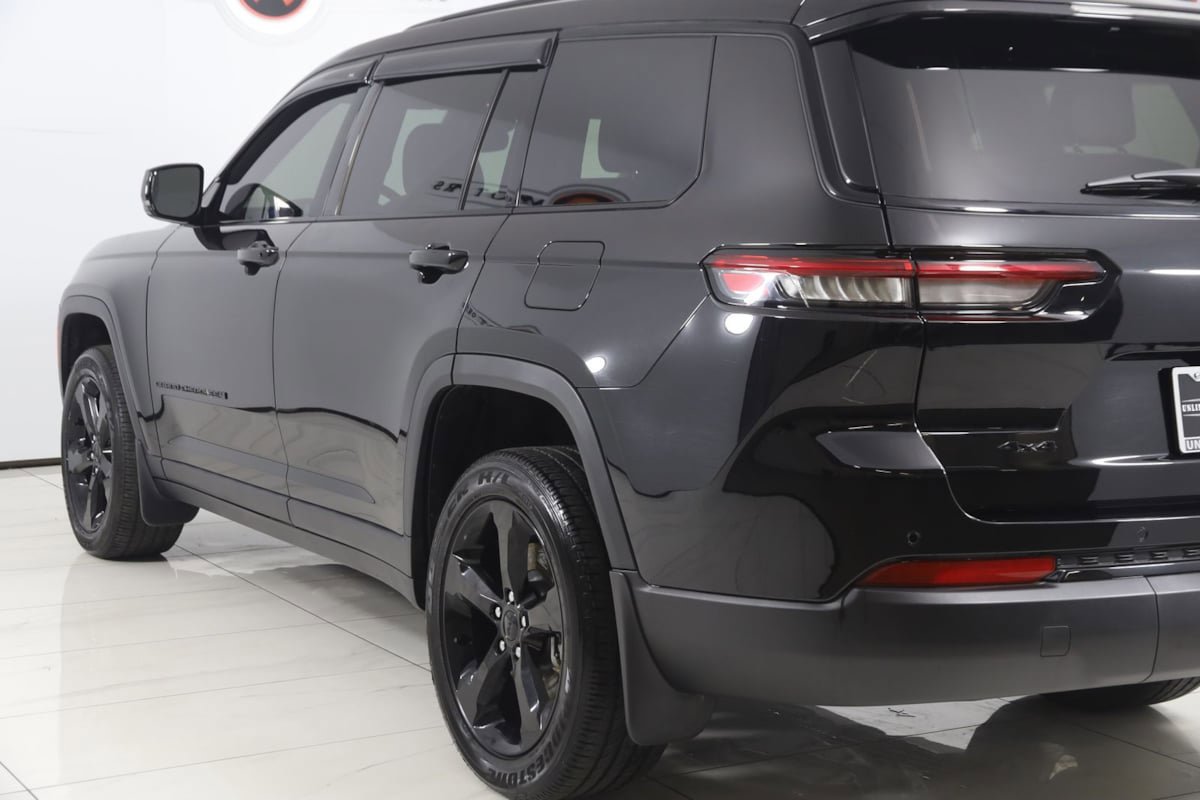 Used 2023 Jeep Grand Cherokee L Laredo AWD/4WD image 24
