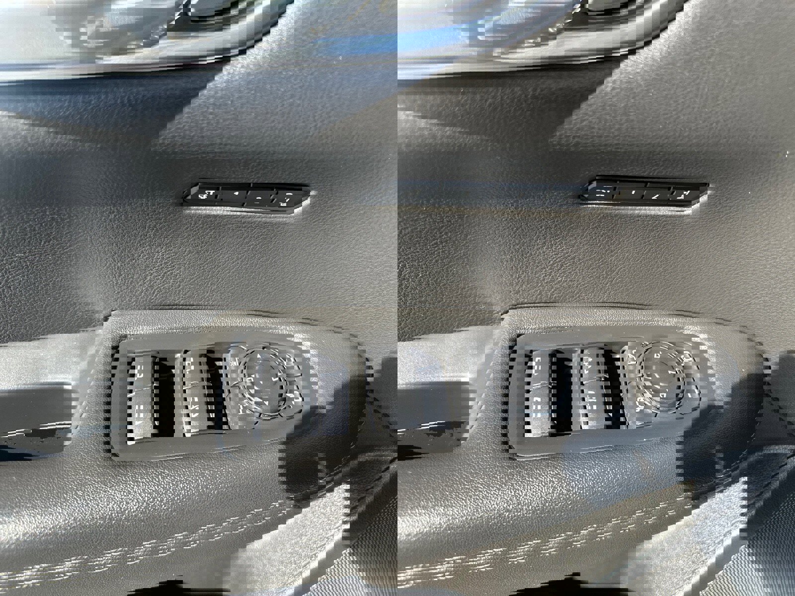 Used 2022 Cadillac XT6 Premium Luxury image 21