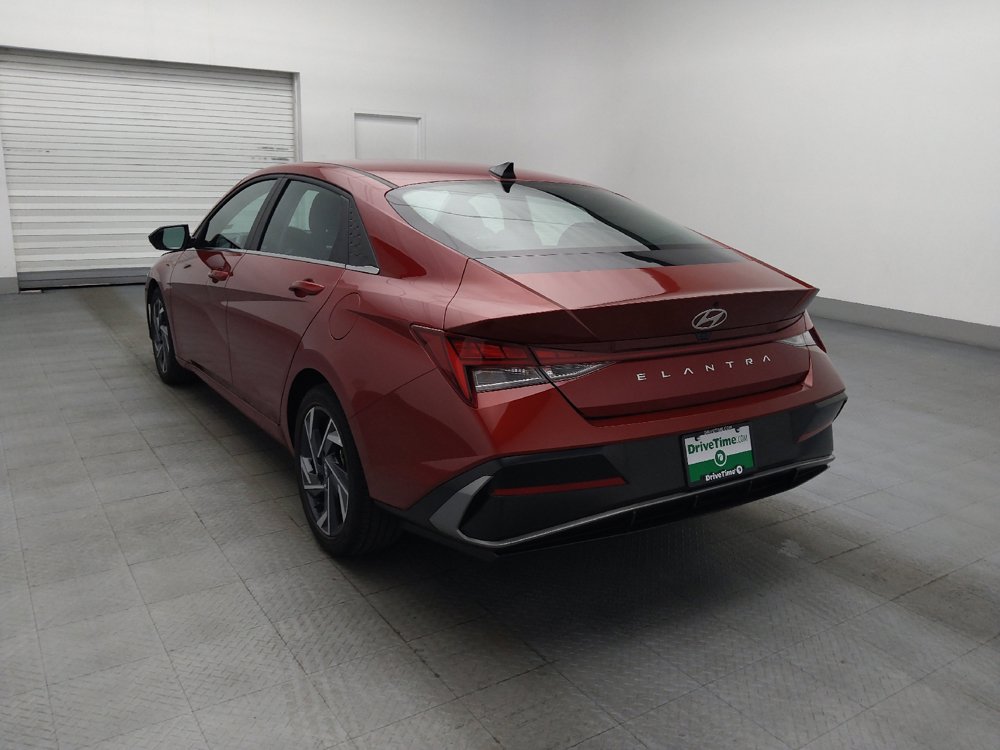 Used 2025 Hyundai Elantra SEL FWD image 5