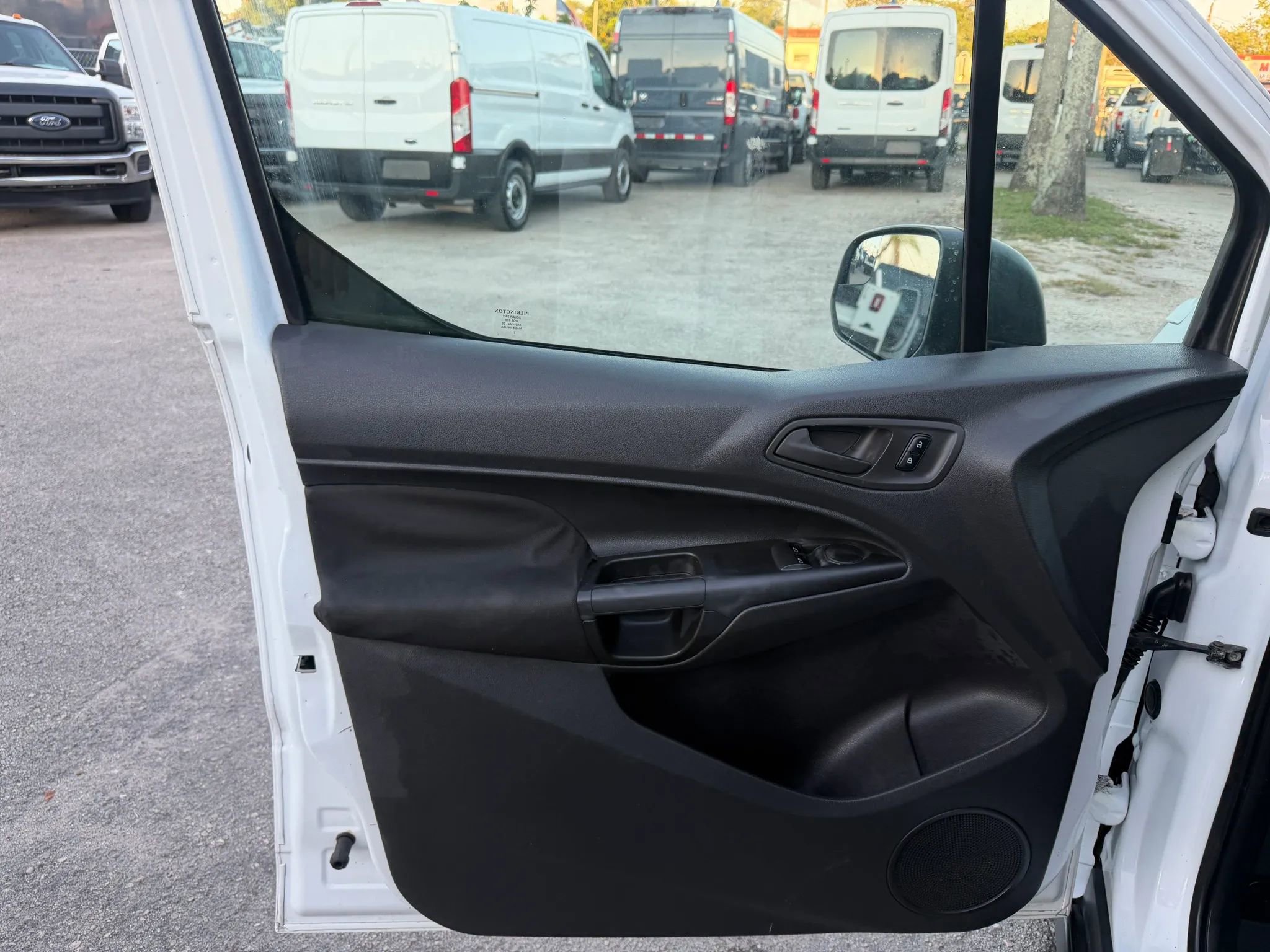 Used 2016 Ford Transit Connect XL image 11
