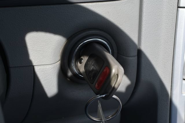 Used 2005 Chrysler Crossfire Limited RWD image 21