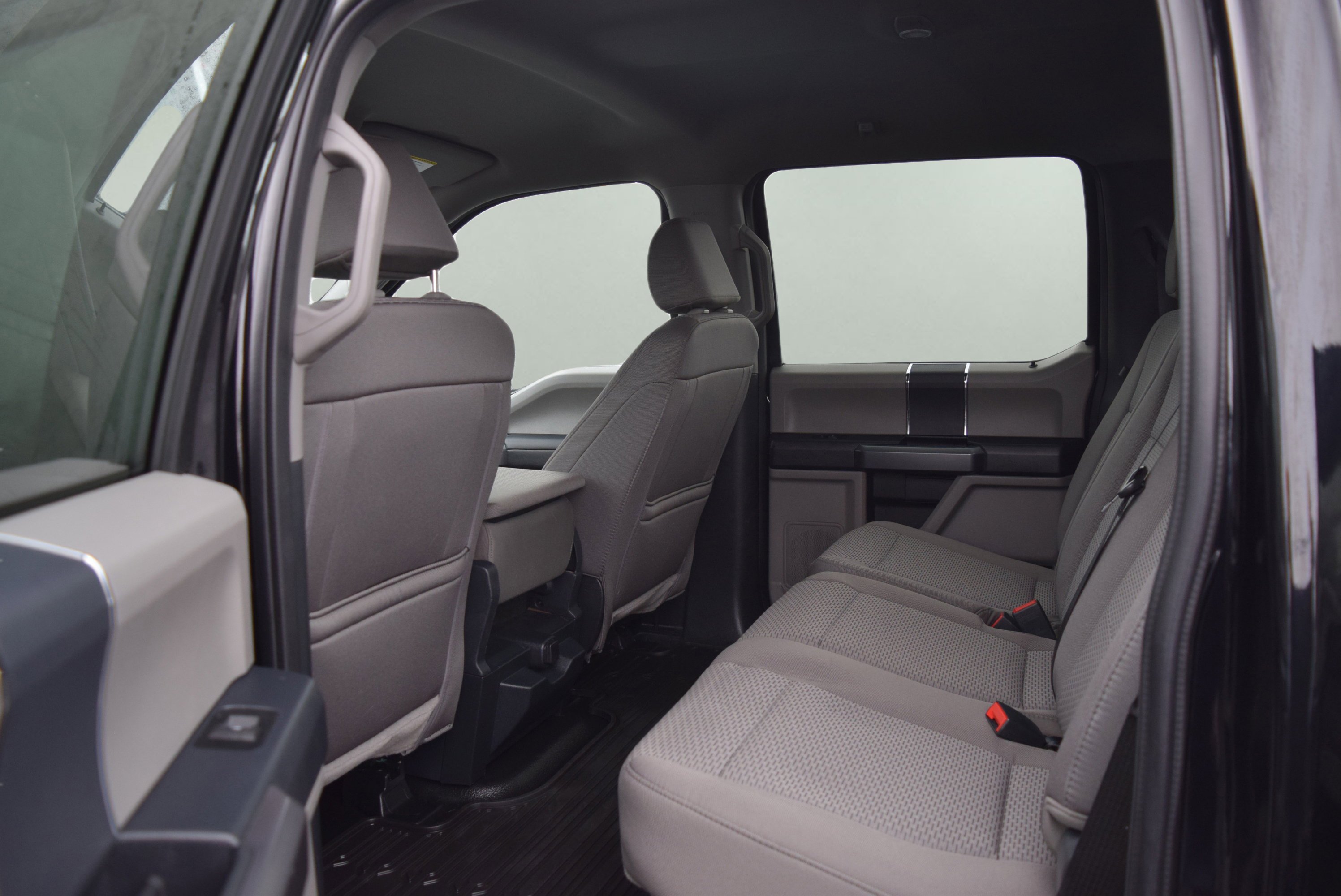 Used 2022 Ford F350 XLT w/ Camper Package image 7