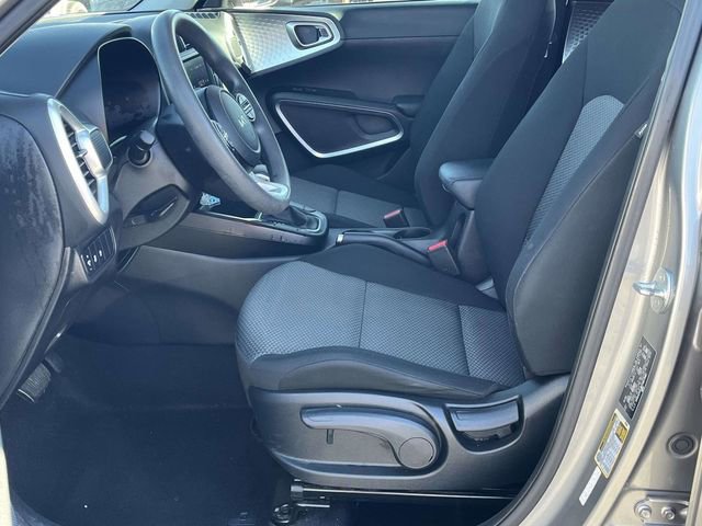 Used 2023 Kia Soul LX w/ LX Technology Package image 13