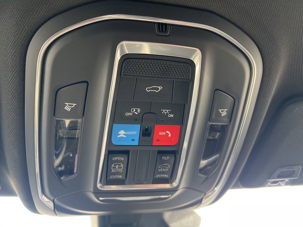 New 2026 Jeep Grand Cherokee Altitude image 36