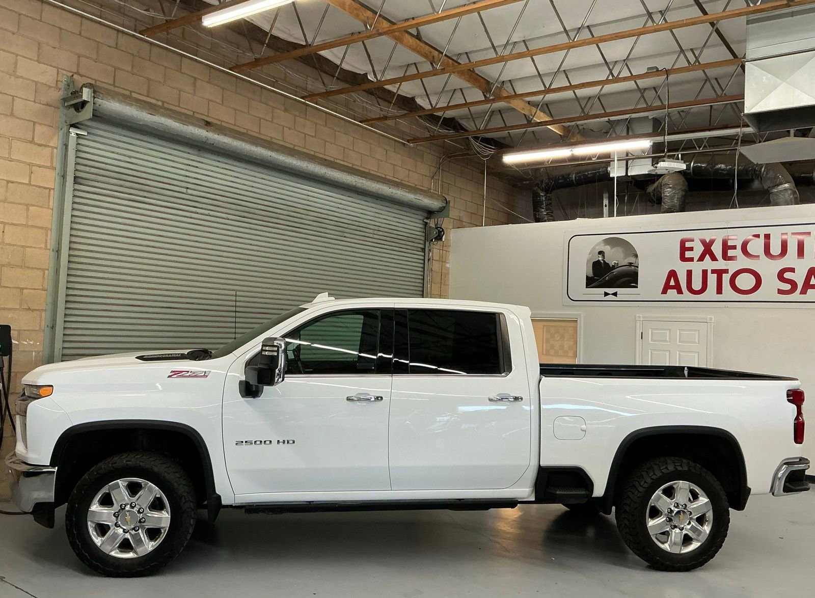 Used 2022 Chevrolet Silverado 2500 LTZ w/ LTZ Premium Package image 8