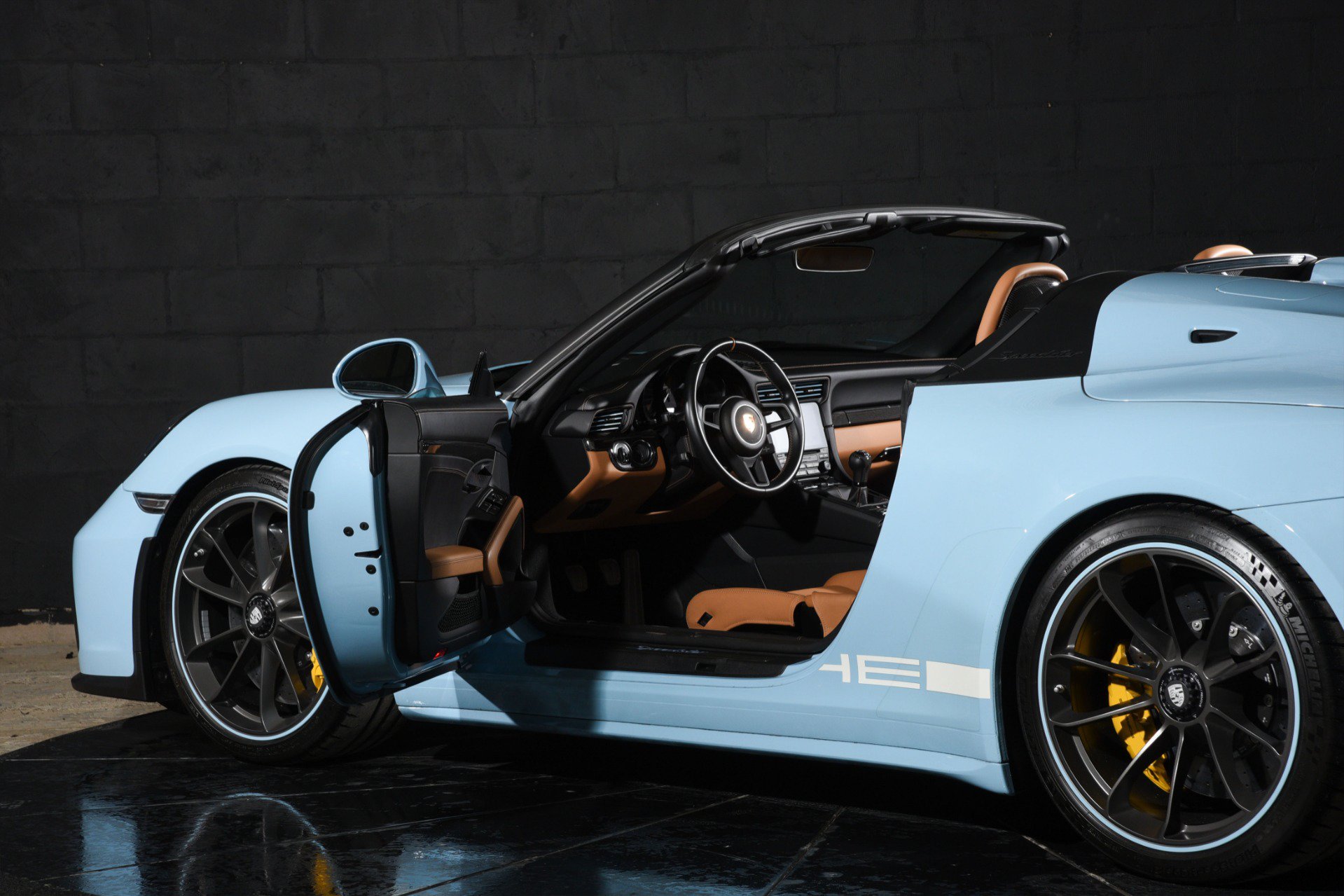 Used 2019 Porsche 911 Speedster RWD image 32