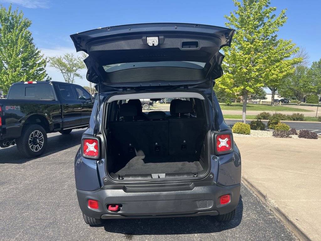 Used 2023 Jeep Renegade Trailhawk AWD/4WD image 19