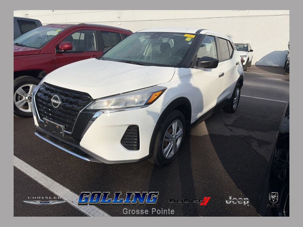 Used 2023 Nissan Kicks S FWD image 1