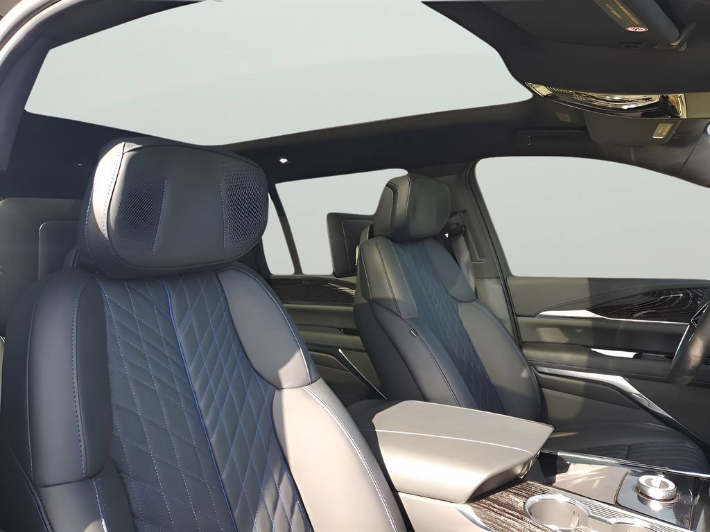 New 2026 Cadillac Escalade IQL Luxury w/ LPO, Floor Liner Package AWD/4WD image 24