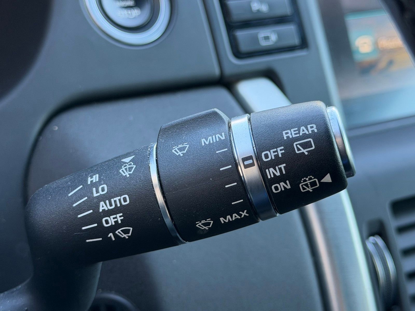 Used 2019 Land Rover Discovery Sport HSE image 14