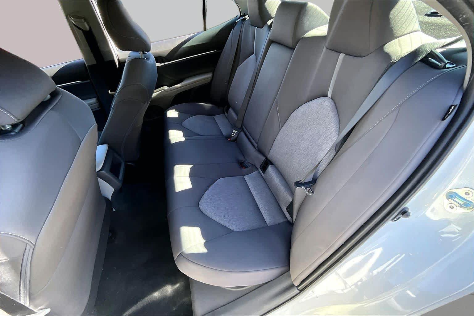 Used 2022 Toyota Camry LE FWD image 19