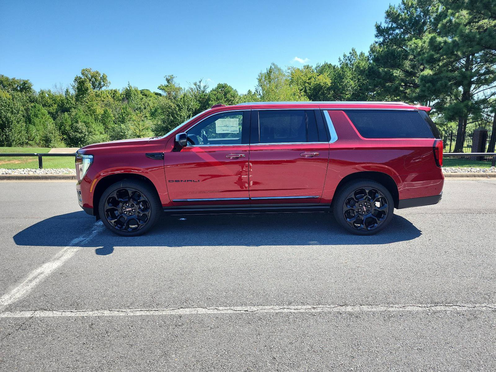 New 2026 GMC Yukon XL Denali Ultimate AWD/4WD image 2