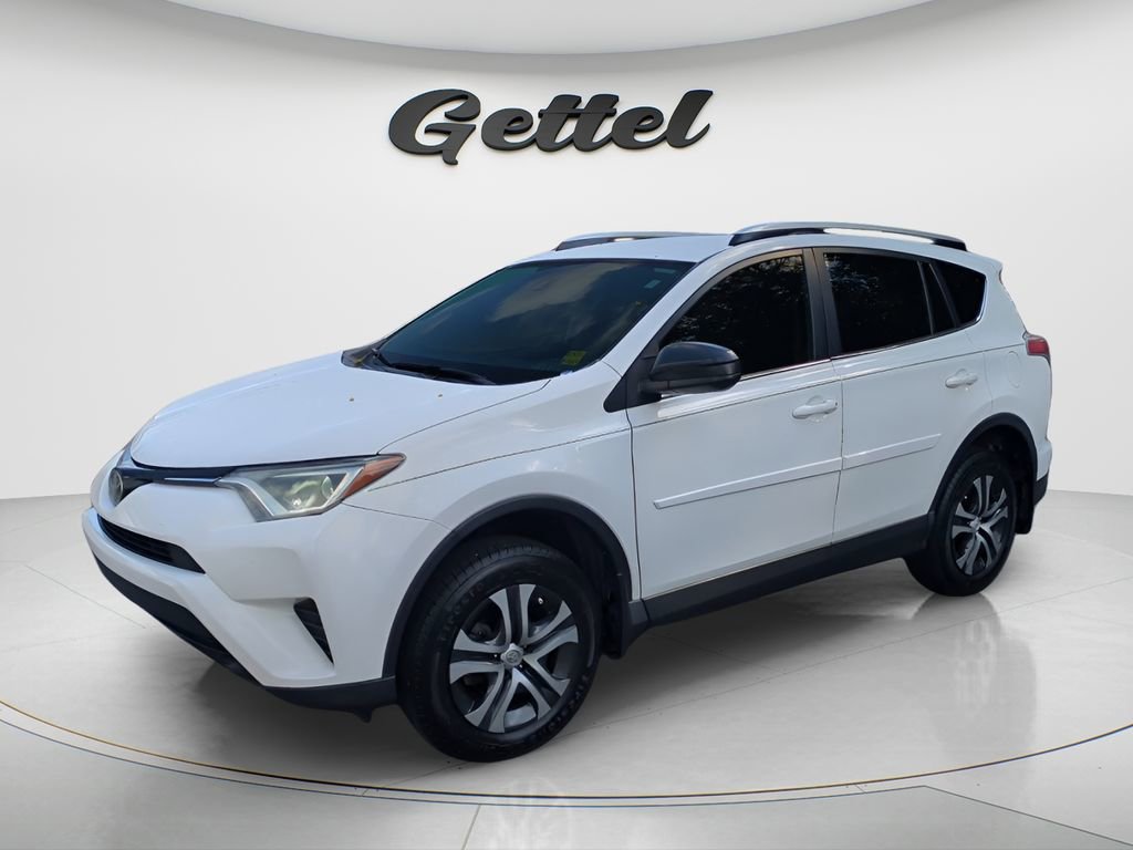 Used 2017 Toyota RAV4 LE image 1
