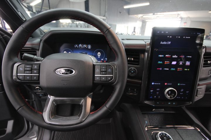 Used 2024 Ford Expedition Limited image 14