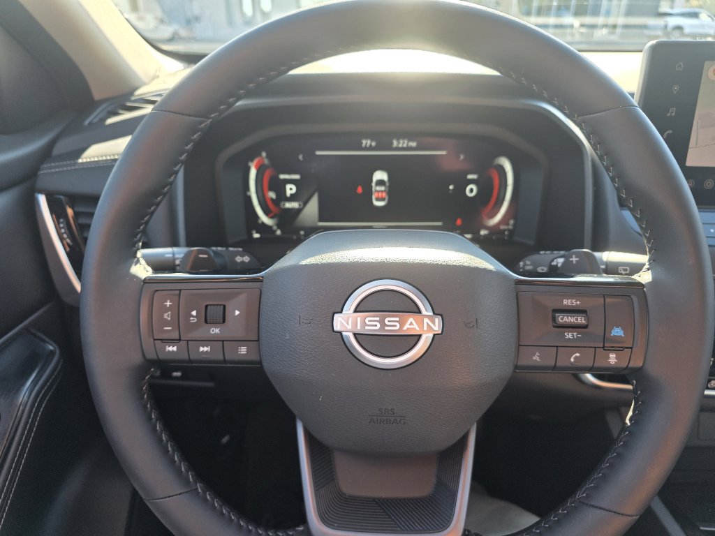 Used 2025 Nissan Rogue SL image 16