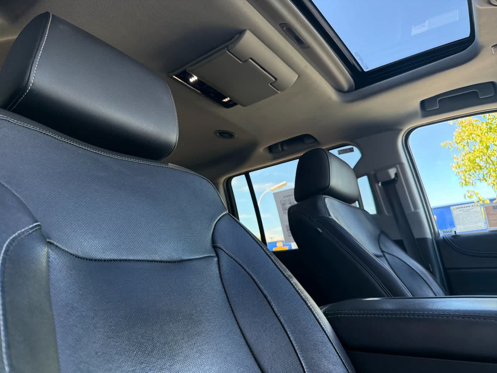 Used 2019 Chevrolet Suburban Premier AWD/4WD image 19