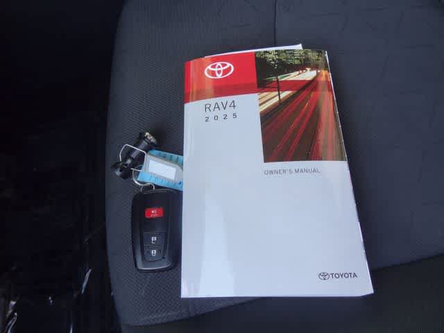 Certified 2025 Toyota RAV4 XLE AWD/4WD image 34