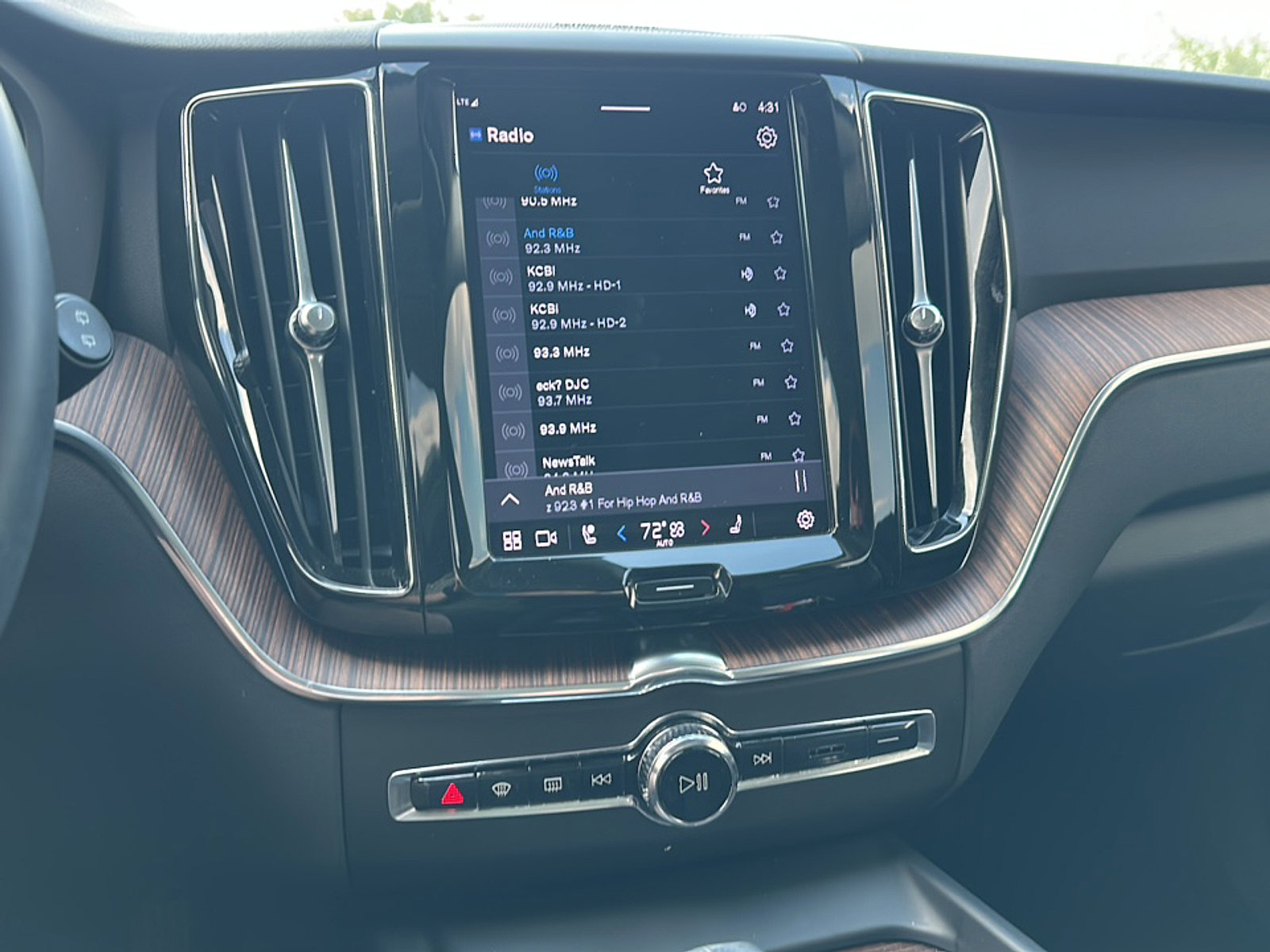 Used 2023 Volvo XC60 B5 Plus w/ Climate Package image 31