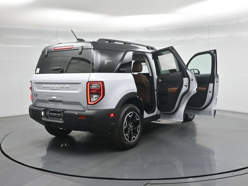New 2026 Ford Bronco Sport Outer Banks AWD/4WD image 4