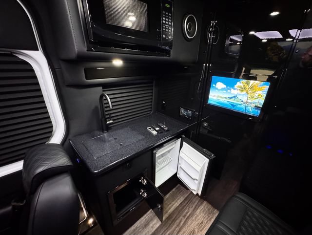 New 2025 Mercedes-Benz Sprinter 2500 image 10