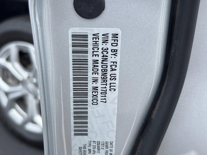 Used 2024 Jeep Compass Latitude image 25