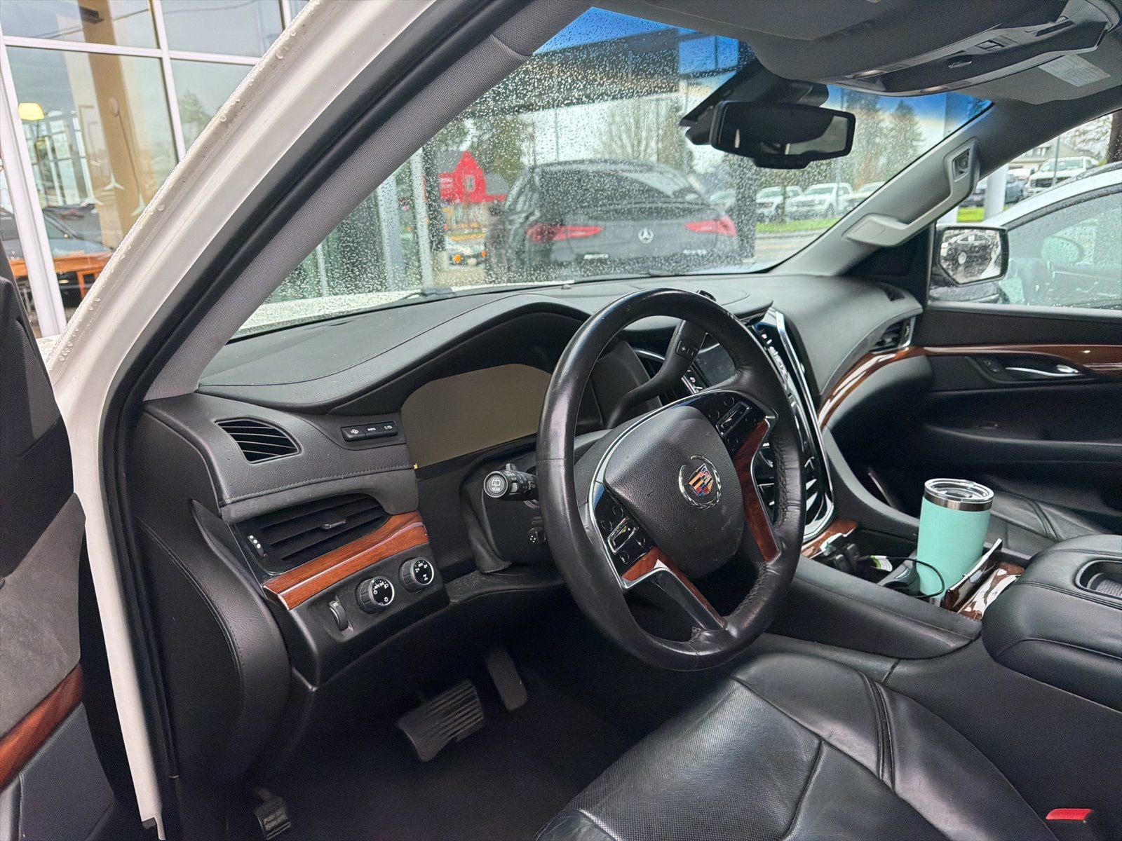 Used 2015 Cadillac Escalade Luxury image 7