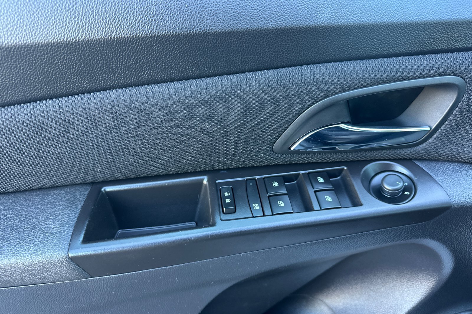 Used 2015 Chevrolet Cruze LT FWD image 10