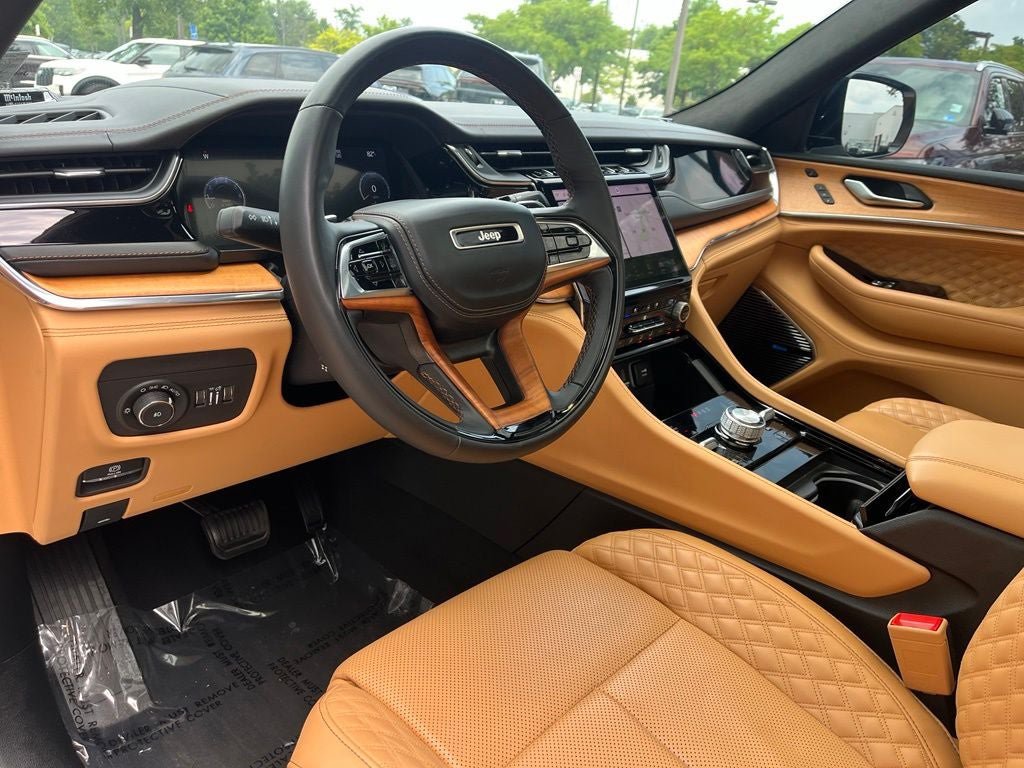 Used 2023 Jeep Grand Cherokee L Summit AWD/4WD image 26
