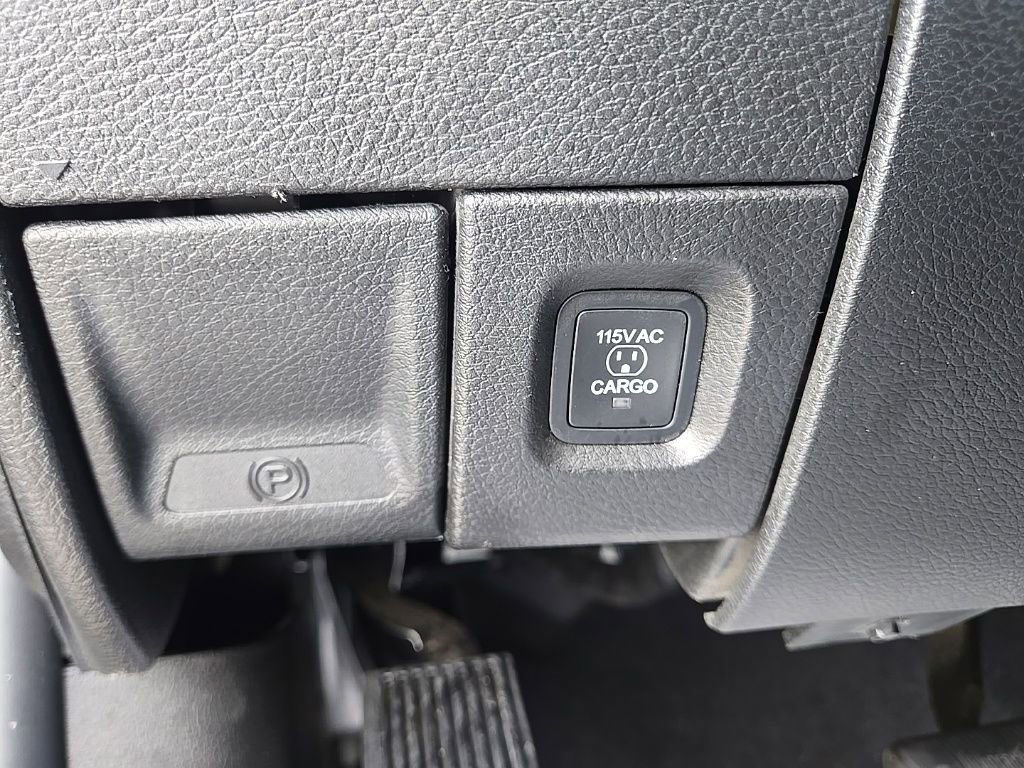 Used 2025 RAM 3500 Laramie w/ Sport Appearance Package AWD/4WD image 32