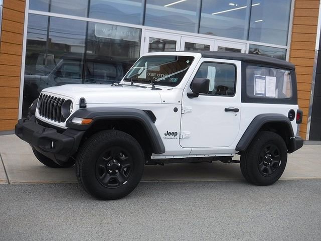 Used 2025 Jeep Wrangler Sport image 1