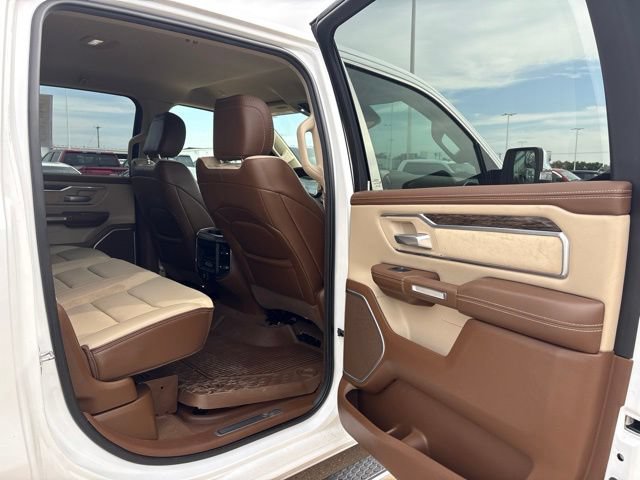 Used 2019 RAM 1500 Laramie AWD/4WD image 18