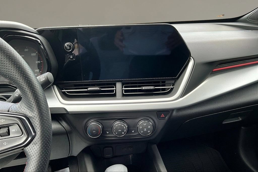 Used 2024 Chevrolet Trax RS FWD image 9