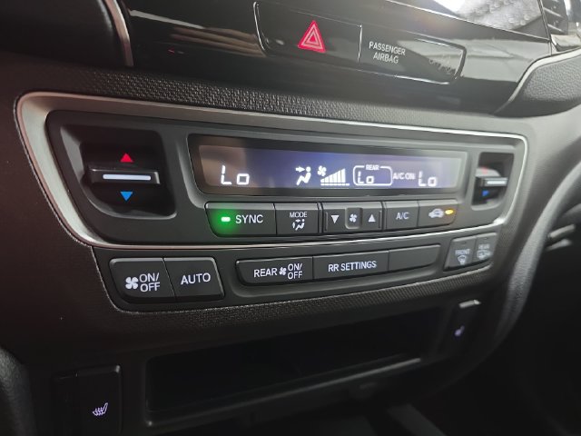 Used 2025 Honda Passport TrailSport image 23