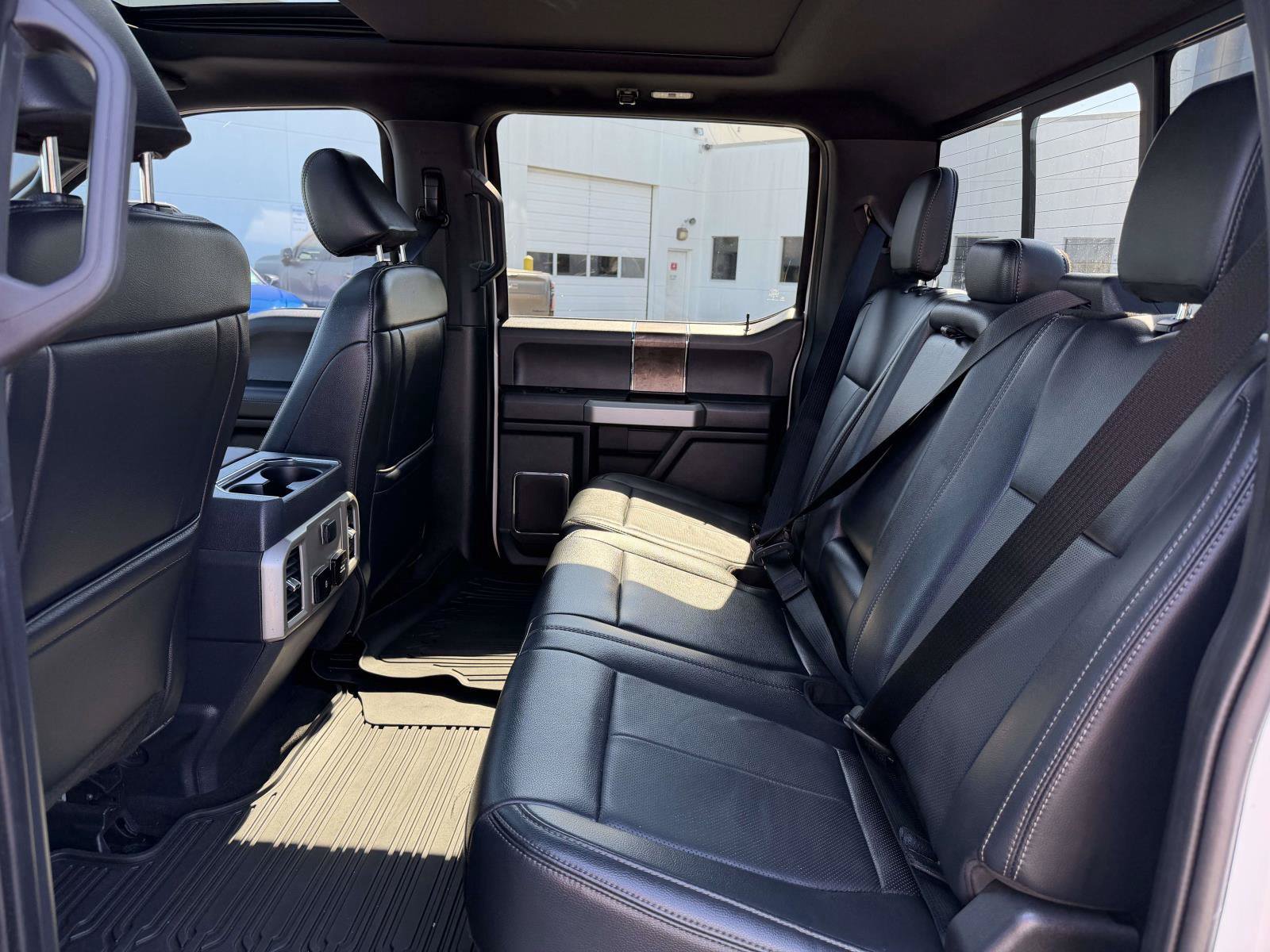 Used 2022 Ford F250 Lariat w/ Black Appearance Package AWD/4WD image 9