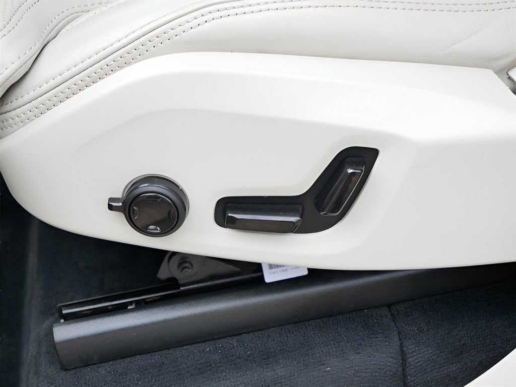 Used 2022 Volvo XC90 T8 Inscription image 15