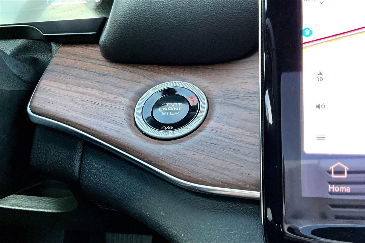 Certified 2025 Jeep Grand Cherokee Summit image 28