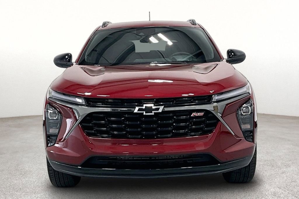 Used 2025 Chevrolet Trax RS w/ Driver Confidence Package FWD image 3